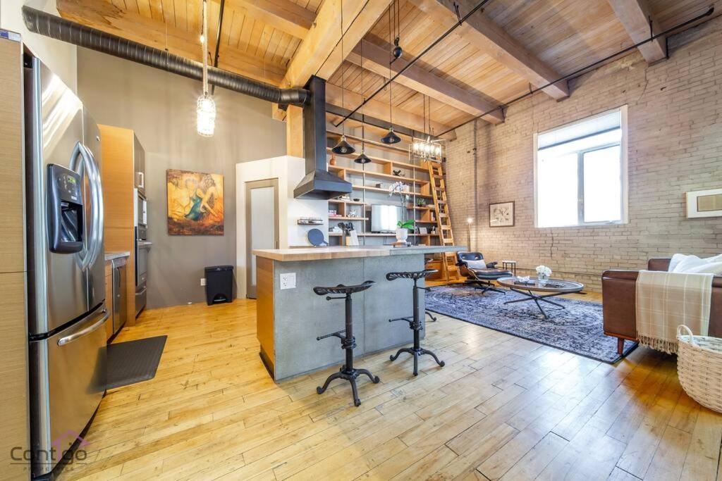 Historic Jd Loft, Near Ice District, Rogers Place, Ug Parking Эдмонтон Экстерьер фото